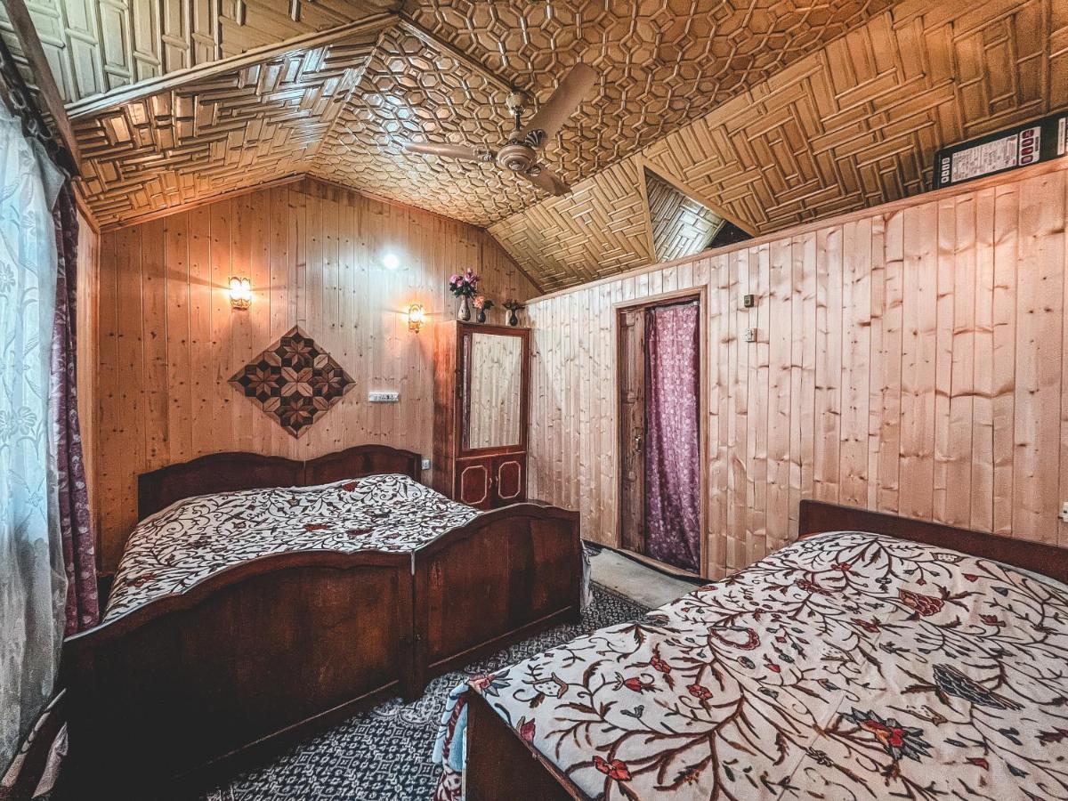 Готель Golden Hopes Group Of Houseboats Срінагар Екстер'єр фото