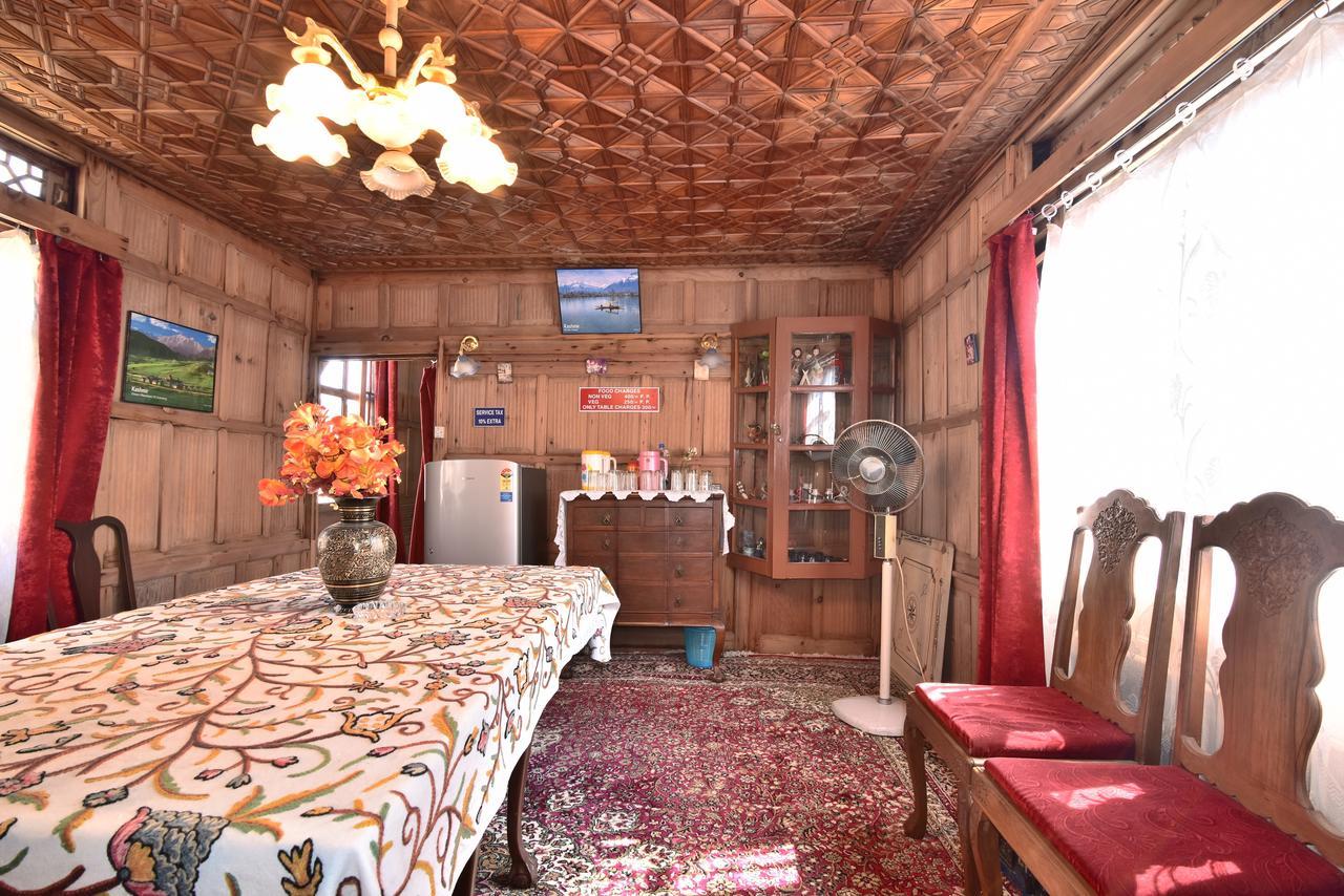 Готель Golden Hopes Group Of Houseboats Срінагар Екстер'єр фото