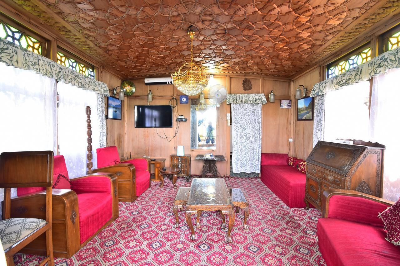Готель Golden Hopes Group Of Houseboats Срінагар Екстер'єр фото