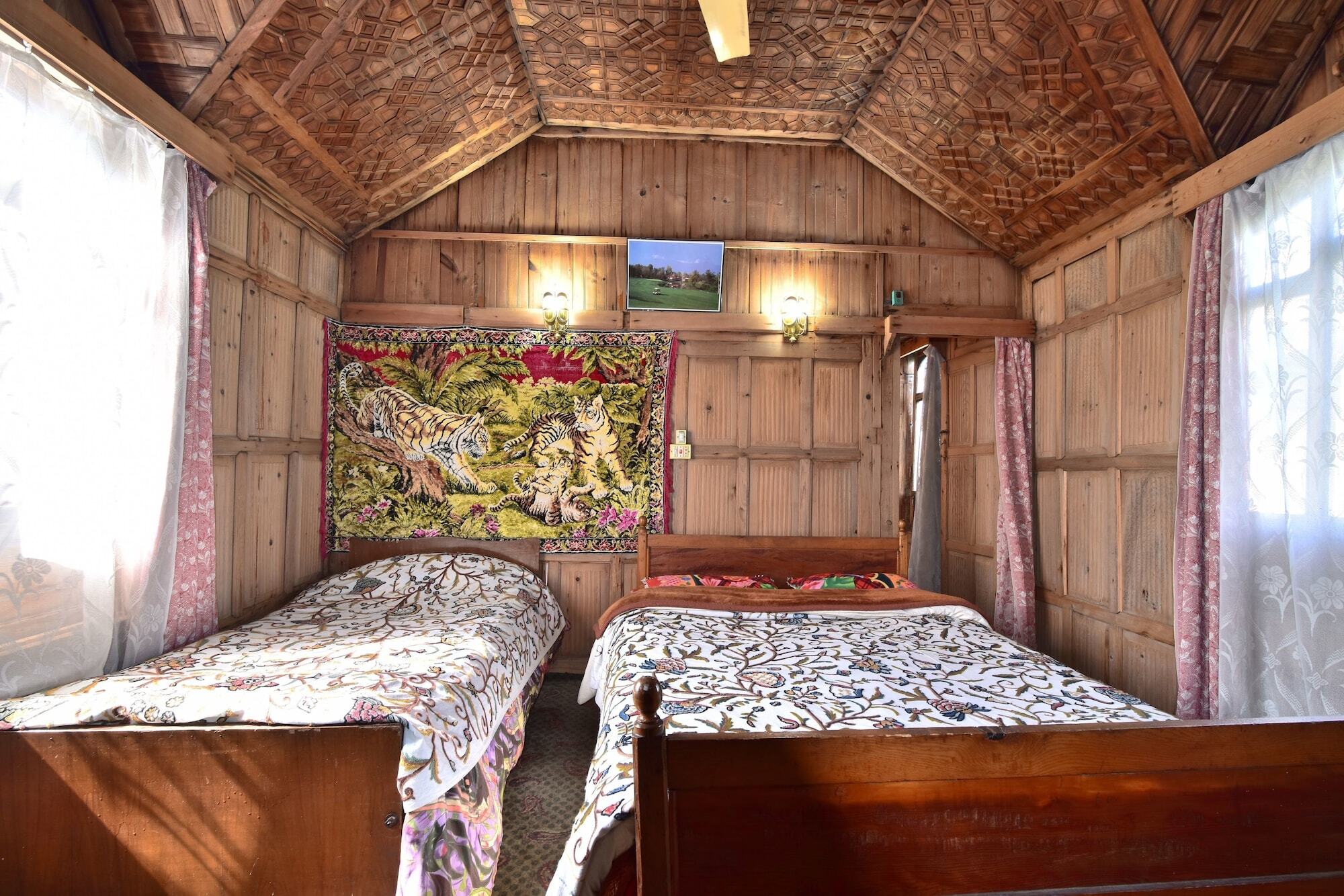 Готель Golden Hopes Group Of Houseboats Срінагар Екстер'єр фото